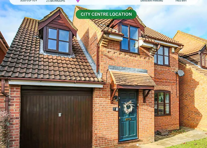 Detached House - Prime Location - Free Parking, Fast Wifi And Smart Tvs With Sky Tv And Netflix By Yoko Property