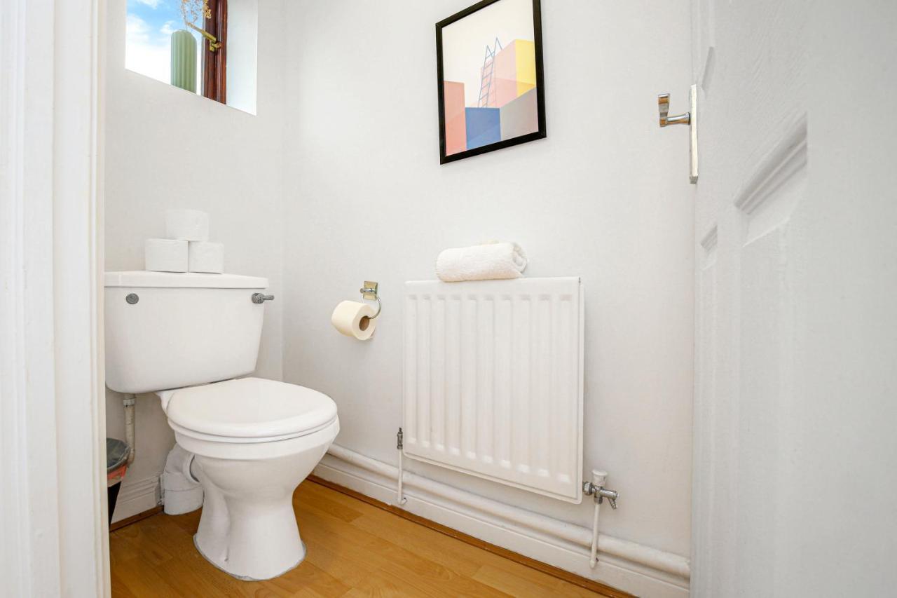 Holiday home Yoko's Smart Home: Detached House With Prime Location And Entertainment *