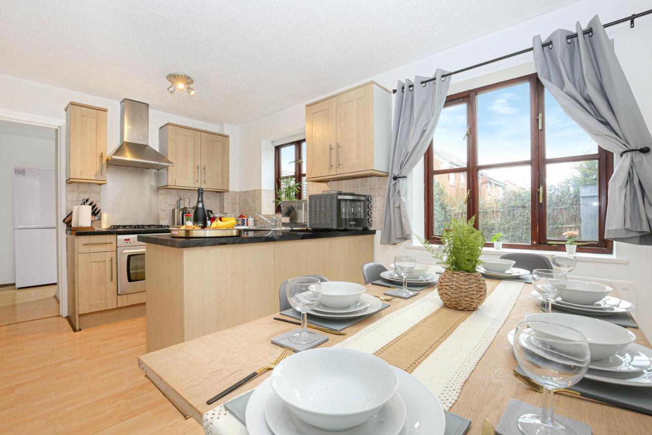 Yoko's Smart Home: Detached House With Prime Location And Entertainment Holiday home *