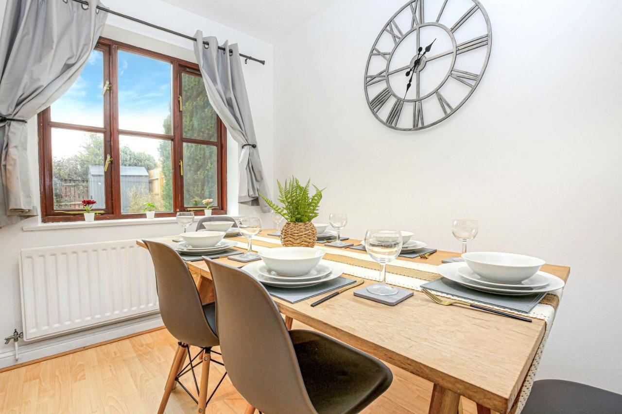 Yoko's Smart Home: Detached House With Prime Location And Entertainment * Milton Keynes