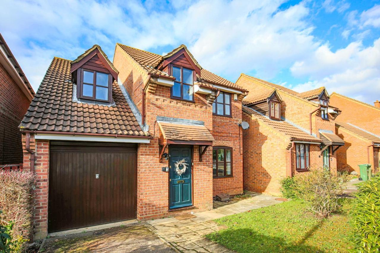 Yoko's Smart Home: Detached House With Prime Location And Entertainment * Milton Keynes